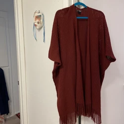 Steve Madden Poncho Sweater Burgundy Fringe Poncho One Size Fits Most. NWOT.