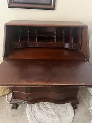 Antique Secretary Desk. IN AZ . LOCAL inquiries and pick up only. 1930-1940 antique