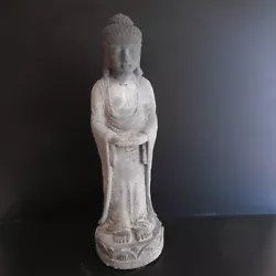 Couleurs : gris. Motif : personnage spirituel religieux. PATRICK NICOLAS valorise un fonds art populaire collection...