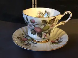 QUEEN ANNE, bone china, tea cup & saucer. In great condition, no chips cracks or crazing Bottom reads: Queen AnneBone...