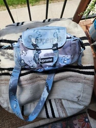 Supreme Waist Bag (SS20) Blue Chocolate Chip Camo Used.  In great condition.  No rips and has all buckles.  A few...