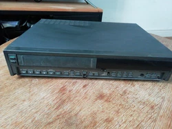Magnétoscope Vhs Cassette K7 Samsung VL-1560.  Ne sallume pas  Vendu sans câble et sans télécommande