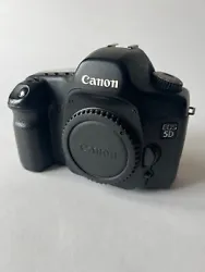 Canon EOS 5D Digital SLR Camera Body with Accessories [MINT]. This is a very lightly used Canon 5D and has been stored....