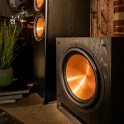 Class D Amplifier with 300W RMS / 600W Peak.