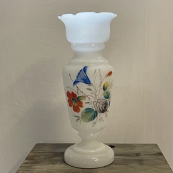 VTG BRISTOL White Hand Painted Flowers Floral Vase Scalloped Edge 11.5” NICE!This is a lovely preowned Bristol...