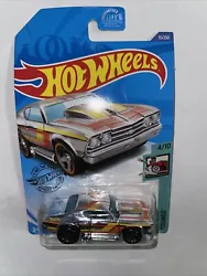 2020 HOT WHEELS CARS - 69 1969 CHEVELLE 15/250 - TOONED 4/10- 1:64 Silver Car.