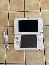 Bonjour CONSOLE NINTENDO 3DS XL blanche avec 1 câble usbSe référer aux photos pour l’état général et pour le...