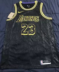 Los Angeles Lakers LEBRON JAMES 23 NBA Jersey MENS 2XL, 2020 NBA Champion NBA The picture says size XL, but the winner...