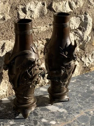 paire de vases anciens En Bronze . Asie, Chine.19 eme début XxemeHauteur 36,5 cm envDans leurs jus