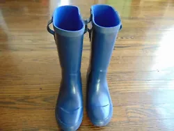 FOR SALE MINT CONDITION L.L. BEAN WELIE RAIN BOOTS SIZE.4. SEE THE PICTURES FOR DETAILS!!