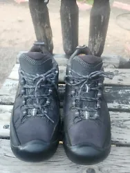 KEEN MENS TARGHEE EXP WATERPROOF BOOTS..SIZE 9.5. Condition is Pre-owned. Shipped with USPS Priority Mail...popular...