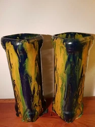 Magnifique Paire de Vases anciens Vichy en verre de belles couleurs chamarrées de locre jaune, au vert et bleu nuit....