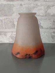 Très jolie tulipe en pâte de verre marmoréen signé DEGUÉ.