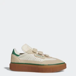 Features of the Super Sleek 3 Strap Shoes. Video of the Super Sleek 3 Strap Shoes It all rides on a classic gum rubber...