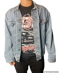 This vintage Levis jean jacket is perfect for any stylish man. With a classic denim look and a comfortable fit, this...