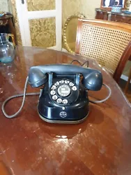Ancien Téléphone Rtt 56 en Bakélite  Petit manque de bakélite sur le combiné voir photos c est très discret  Joli...