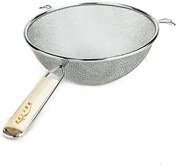 Excellent to strain the smallest food such as rice or herbs! High quality stainless steel with Durable tough Wooden...