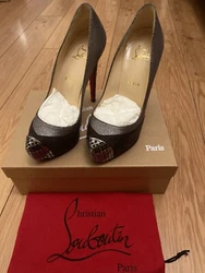 christian louboutin Maggie 140 Suede Royal/Baseball 38. christian louboutin Maggie 140 Suede Royal/Baseball. Only worn...