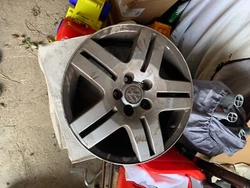 5 Jantes ALU VOLKSWAGEN GOLF 4 15 POUCES Avus 2 5x100 occasions comporte de nombreuses rayures 