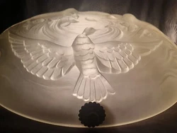 La vasque en verre 34,5cm de diamètre. Très jolie suspension en verre de style art deco. En excellent état, aucun...