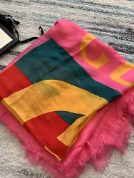 New Gucci Scarf 140x140 cm -528953-. See as a picture Brand new with tag Size 140cmx140cm