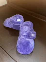 ugg Infant bixbee terry cloth bootie purple. Never worn