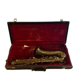 Untested vintage Gertsch Commander Saxophone with Case, Reeds, and even gloves for playing! The case is in good...