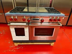 48” Wolf DF484CG. Ft. Total Capacity, Continuous Grates, Self-Clean, Infrared Charbroiler, Infrared Griddle, and...