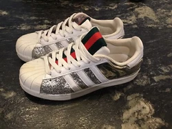 Tres belle baskets superstar argent paillettes Adidas 37 1/3 Tbe authentique. Règlement sous 24 h maxi