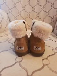 Toddler UGG Australia Jorie II 1001511 Chestnut Suede Size 8. In very good condition.  See pics.  From a smoke free...