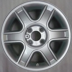 Offres pneus DaGo une 15 pouces véritable Renault jante en aluminium dans 6 rayons conception sur.  La jante en...