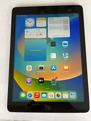 Apple iPad 2018. BON ETAT GENERAL. Largeur 16.95 cm. Accessoires livrés Câble Lightning vers USB. Adaptateur secteur...