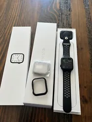 Lightly used Apple Watch in great condition. Always used with watch case.