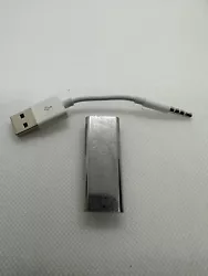 iPod Shuffle 4 Go doccasion en acier inoxydable à un prix avantageux Contenu de la livraison : - Ipod Shuffle 3G en...