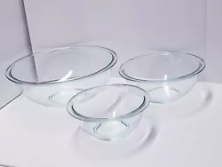 PYREX ~Clear 3 Nesting Mixing Bowls 322, 323, 326 ~ 1L, 1.5L, 4L.  Very nice gently used condition. What you see is...
