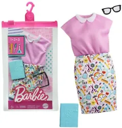 Barbie is always ready to take on a challenge and has a wardrobe that can keep up with her career goals. Universal fit...
