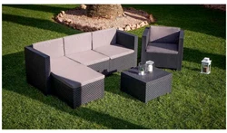 1 fauteuil : 74 x 66 x 72 cm. 8 coussins Incluse;. 1 table basse : 56 x 56 x 34 cm. SHAF a décidé dagir. Fabriqué à...