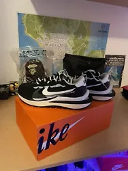 nike sacai vaporwaffle Black /white Size 9.5. The shoes were never used, authentic, I bought them cheaply from a friend...