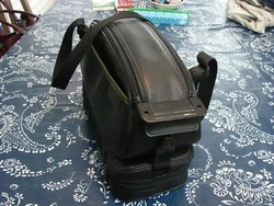 The bottom detachable bag is perfect for all of you accessories.