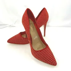 Ready for all eyes to be on you?. No one will know you got them for a super savvy price!Very good condition. Minimal...