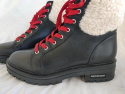 KENNETH COLE Womens Rhode Waterproof Combat Boots Chunky Heel Fur Sherpa Ankle.  New with tags. Comes with...