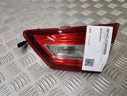 Feu arriere droit interieur sur hayon - Renault Clio 4 IV doct.