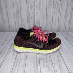 Girls Size 5Y Nike Free Run Flyknit Shoes EUC.