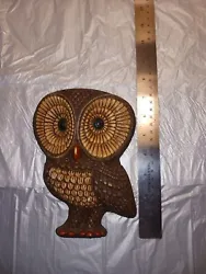 Add a touch of vintage charm to your home decor with this delightful 1981 Foam Craft wall hanging owl decoration....