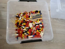 2 9 kg de lego. Se sont des lego doccasion.
