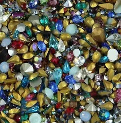 The lot is weighing 8 grams - about 420 STRASS (between 300 and 500, depending on the randomness of shapes and sizes)....
