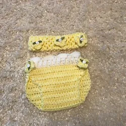 UP FOR YOUR CONSIDERATION, I HAVE A NEWBORN YELLOW CROCHET BABY DIAPER COVER AND HEADBAND. I HAVE OVER 30 YEARS...