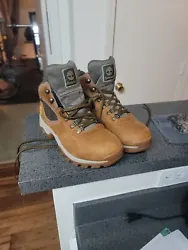 timberland boots men 10.5 new. Brown and green never worn. Dont fit me. Waterproof