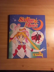 Panini Sailor Moon 1994. Incomplet 24 sur 216  Carton du bon et 36 15 panini présent  Pas de poster   Album en très...
