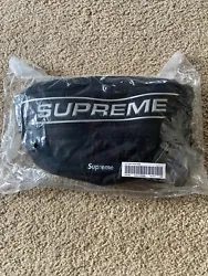 Keep your essentials close and secure with this stylish Supreme 3D Logo Waist Bag in black. The bag is made from...